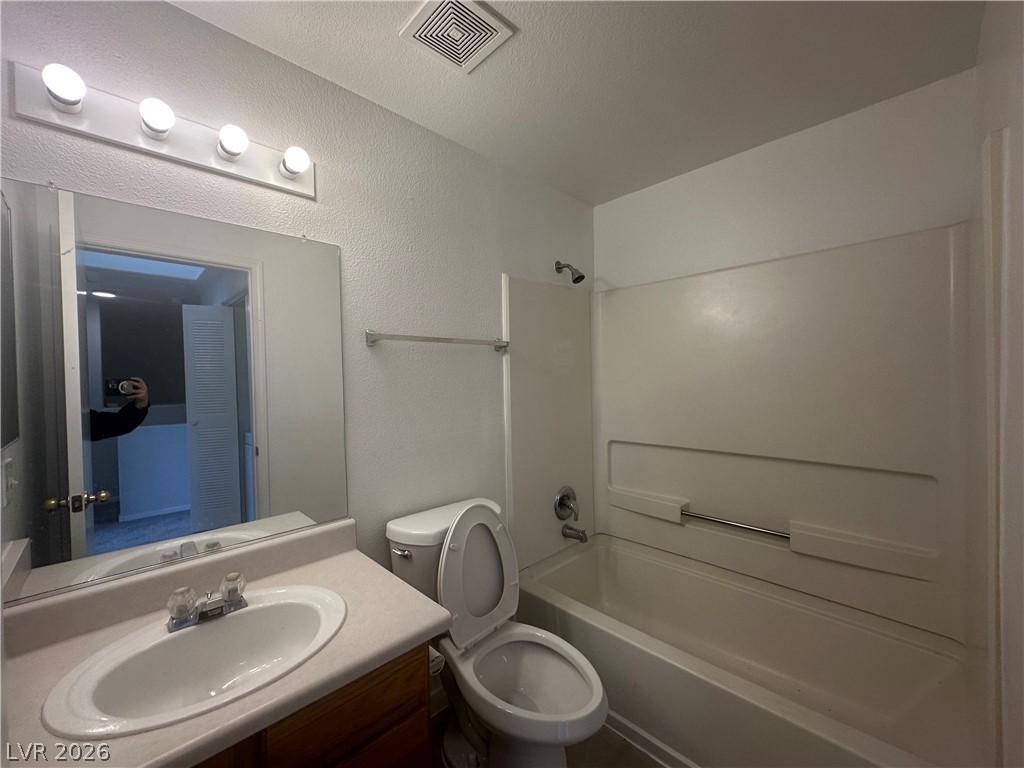 Photo 15 of 28, 2525 Sierra Bello Avenue #103