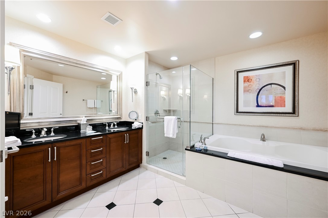 Photo 20 of 33, 145 E HARMON Avenue #1407
