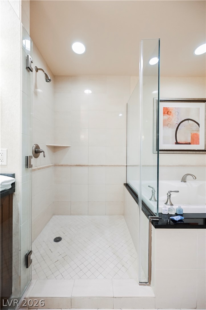 Photo 25 of 33, 145 E HARMON Avenue #1407