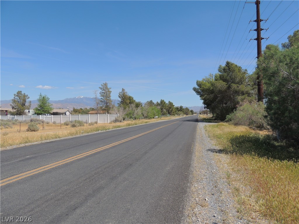 Photo 14 of 16, 1580 Thousandaire Boulevard