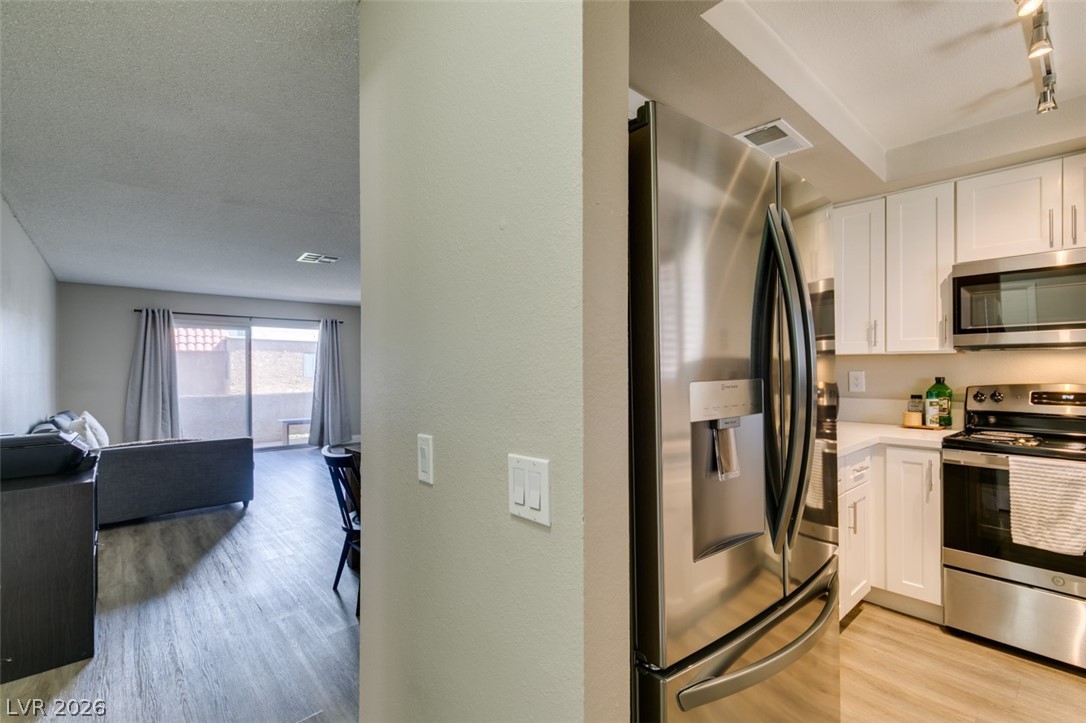Photo 7 of 34, 1784 Jupiter Court #B