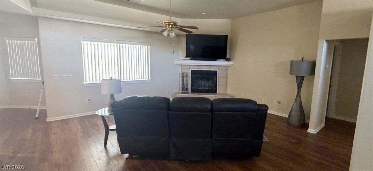 Photo 3 of 2340 Mallard Avenue