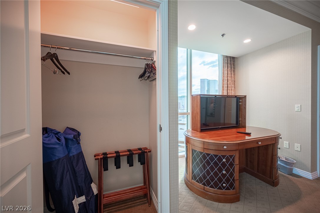 Photo 30 of 53, 135 E Harmon Avenue #1402/1404