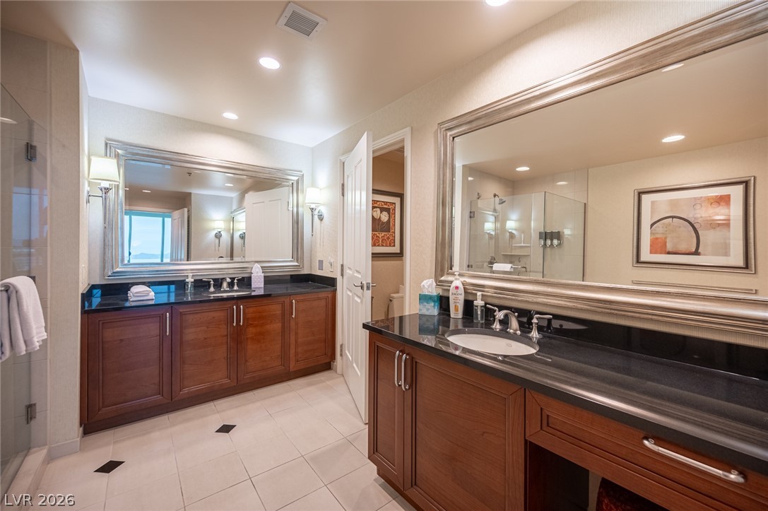 Photo 33 of 53, 135 E Harmon Avenue #1402/1404