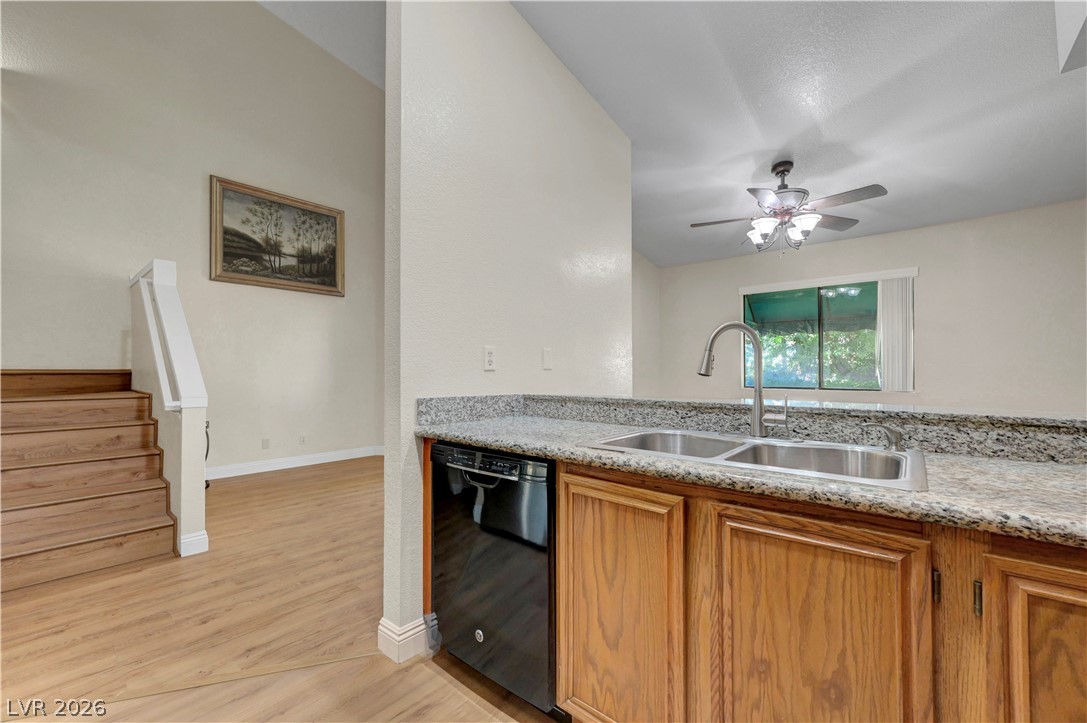 Photo 20 of 44, 4420 Woodpine Drive #103