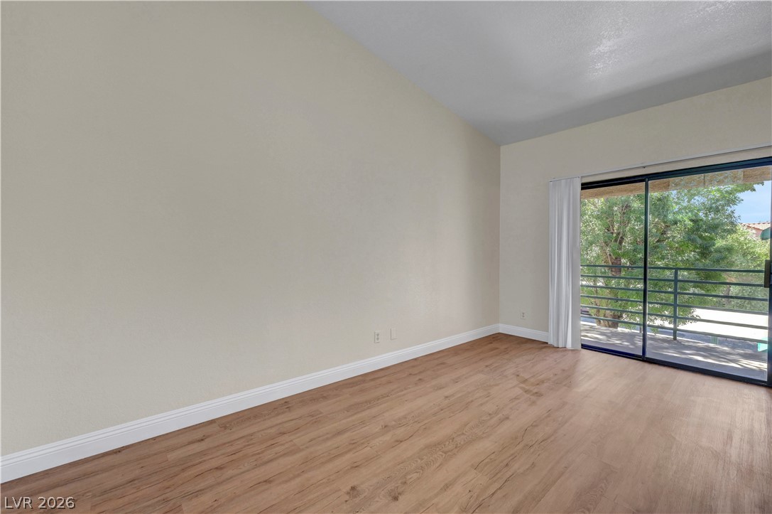 Photo 33 of 44, 4420 Woodpine Drive #103