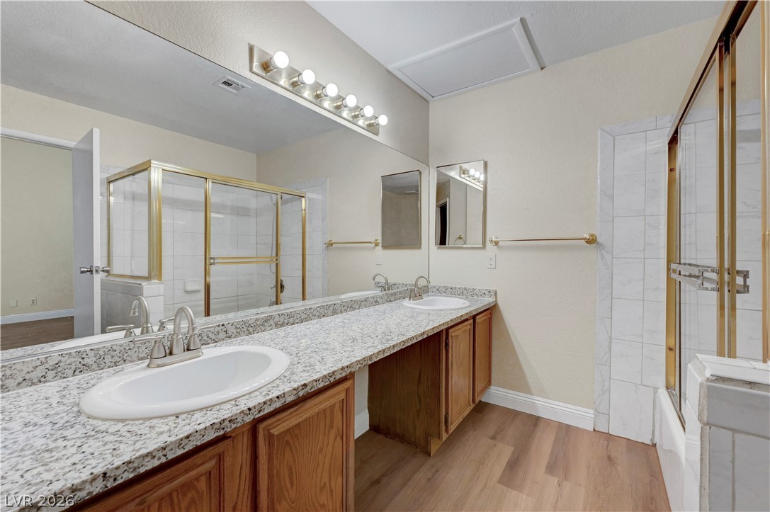 Photo 37 of 44, 4420 Woodpine Drive #103