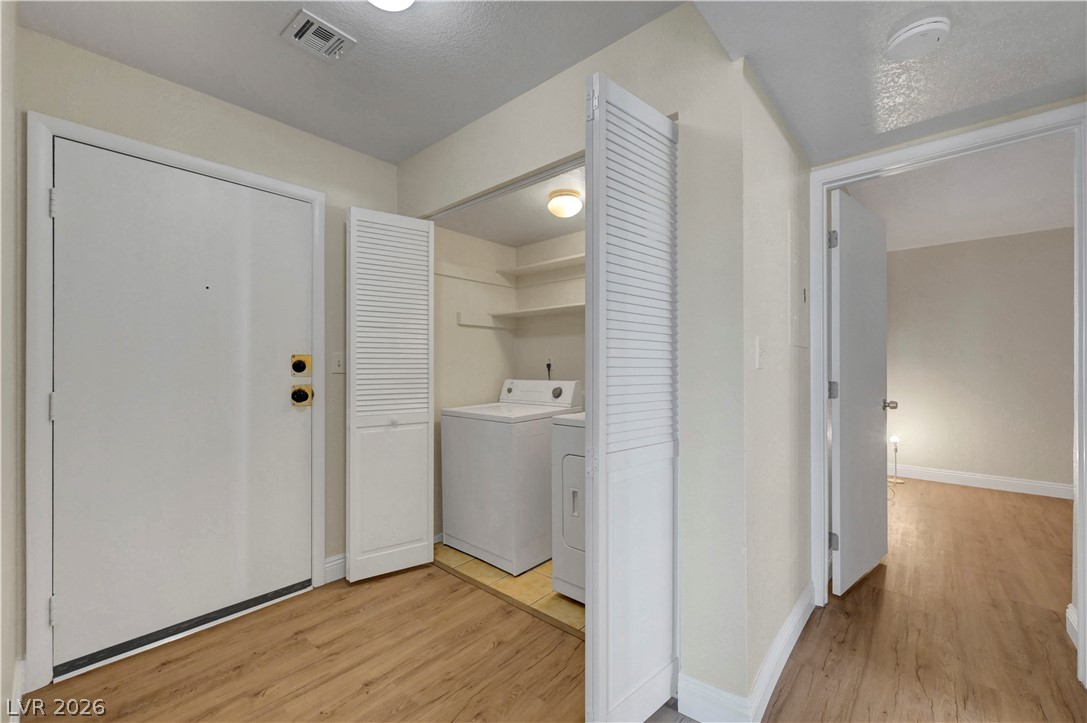 Photo 8 of 44, 4420 Woodpine Drive #103