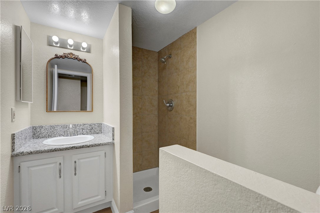 Photo 28 of 44, 4420 Woodpine Drive #103