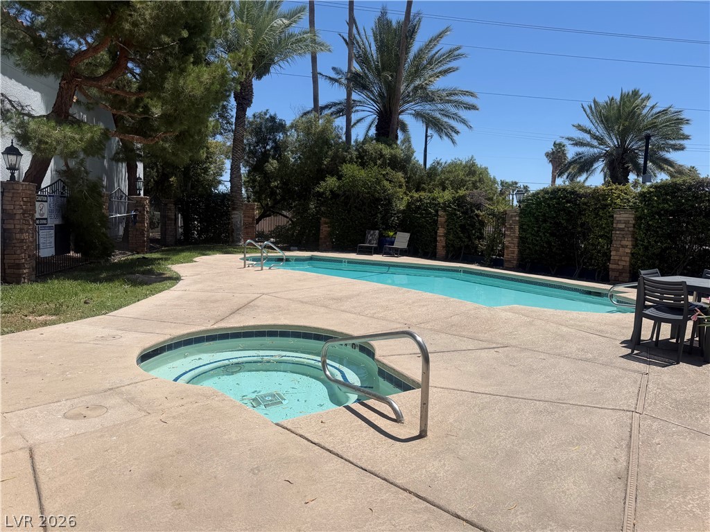 Photo 7 of 19, 3135 S Mojave Road #218