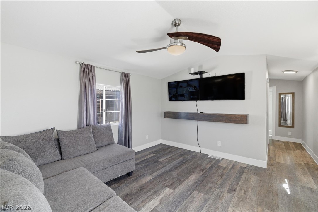 Photo 10 of 55, 641 S Woodchips Road