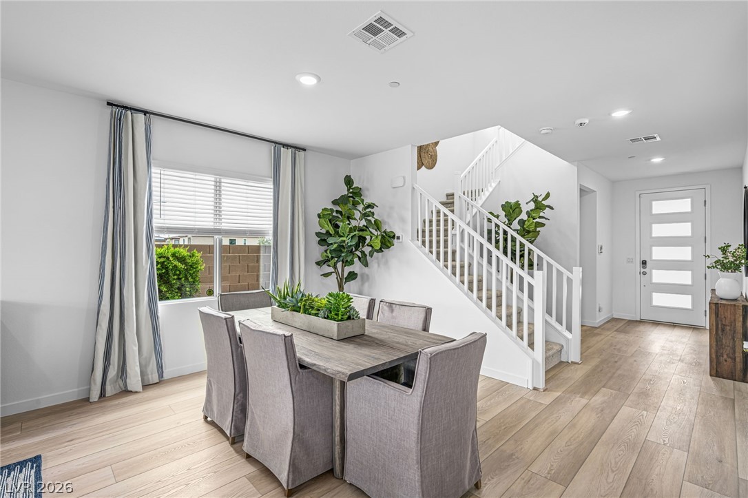 Photo 4 of 307 Mount Langley Street