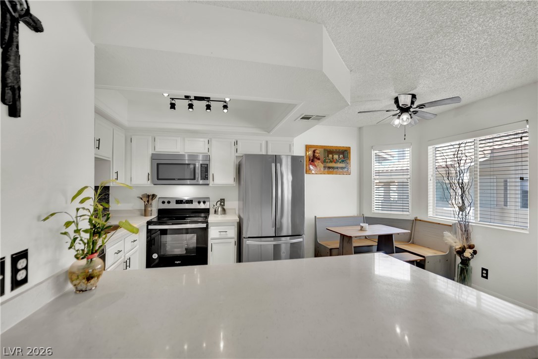 Photo 17 of 24, 929 Rockview Drive #202