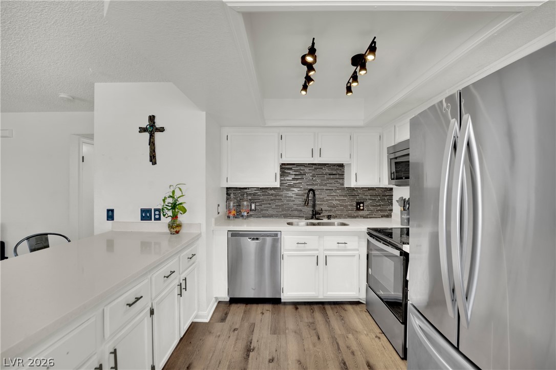 Photo 3 of 929 Rockview Drive #202