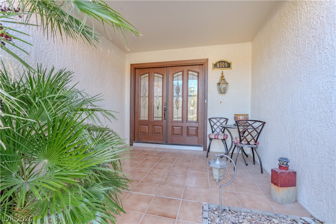 Photo 6 of 49, 8909 Meadowood Drive