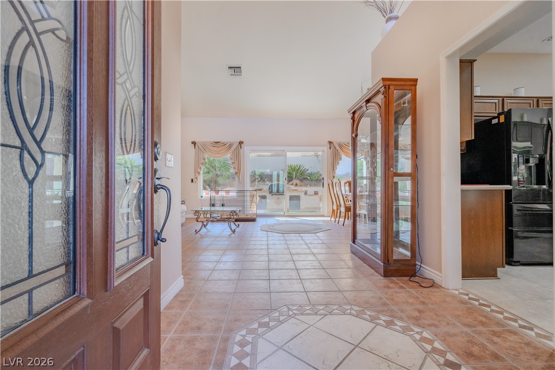 Photo 7 of 49, 8909 Meadowood Drive