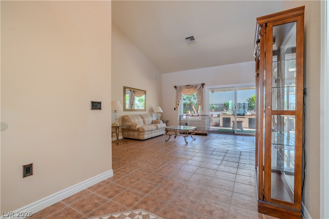 Photo 8 of 49, 8909 Meadowood Drive