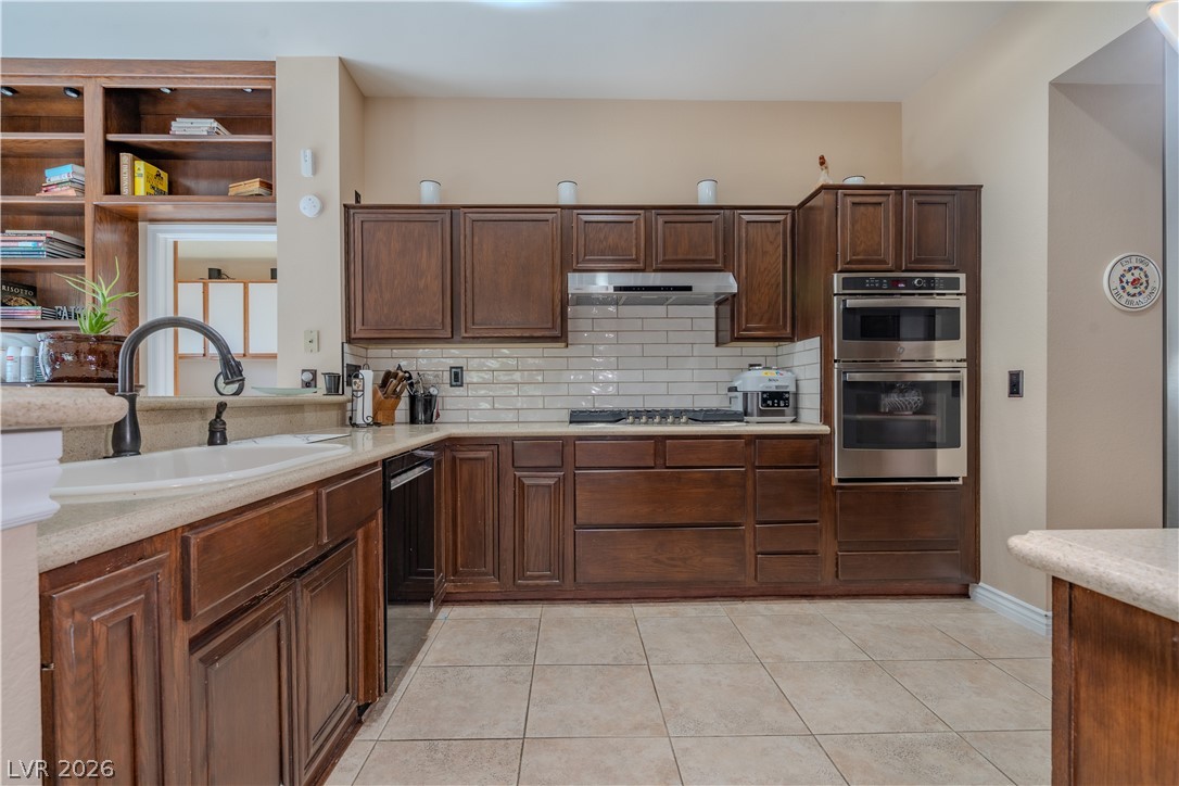 Photo 14 of 49, 8909 Meadowood Drive
