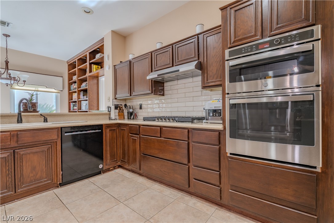 Photo 15 of 49, 8909 Meadowood Drive