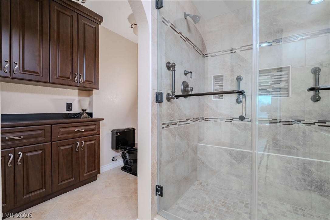 Photo 27 of 49, 8909 Meadowood Drive
