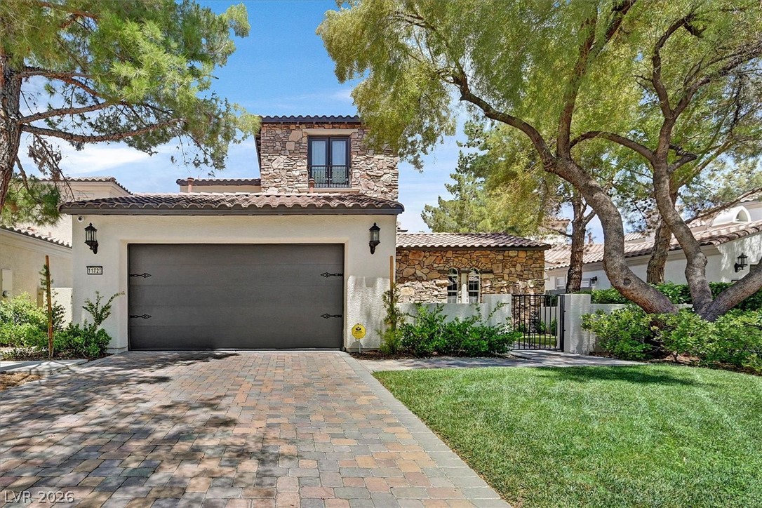 11828 WATERFORD CASTLE Court, Las Vegas 89141