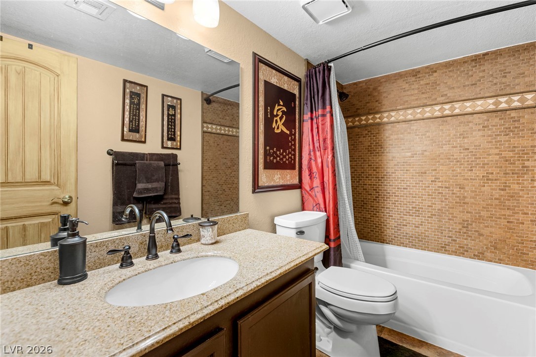 Photo 22 of 26, 477 Mesa Boulevard #102