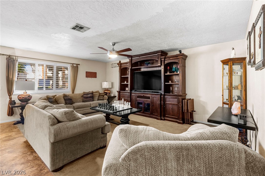 Photo 7 of 26, 477 Mesa Boulevard #102