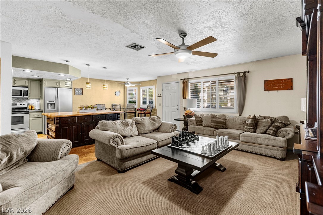 Photo 9 of 26, 477 Mesa Boulevard #102