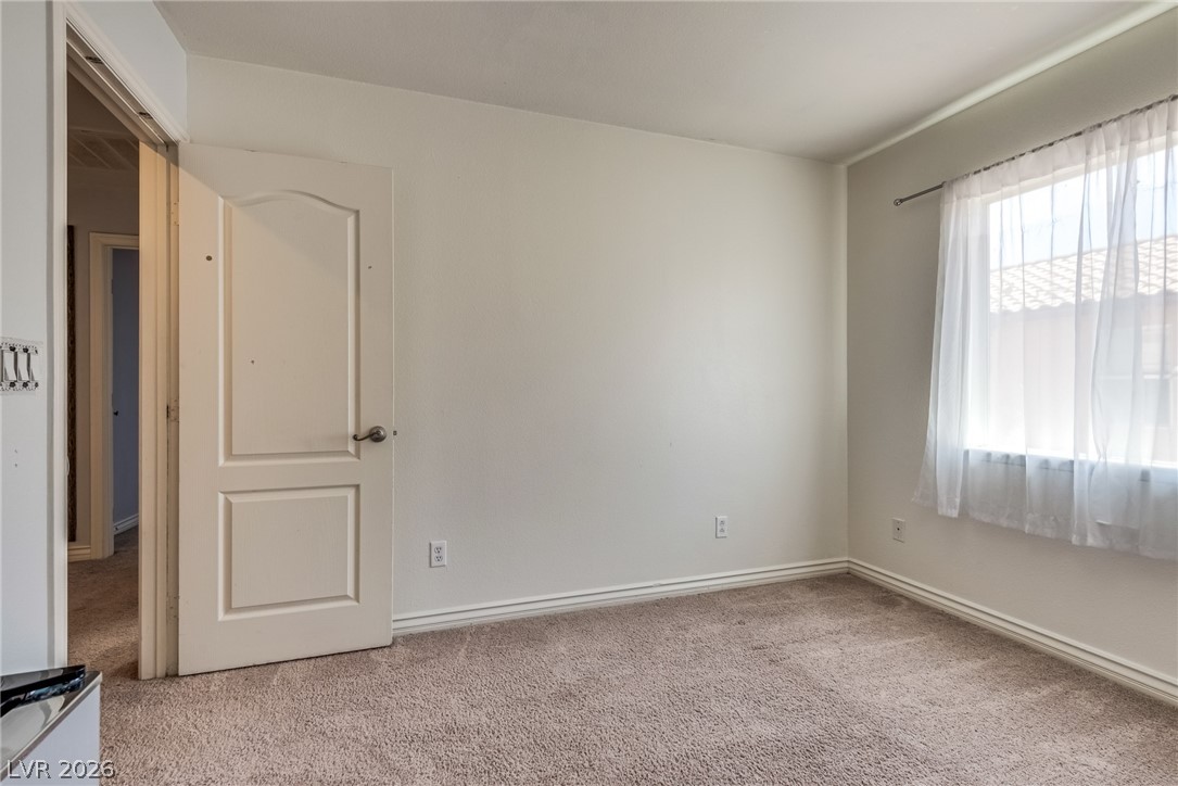 Photo 37 of 42, 721 Descartes Avenue