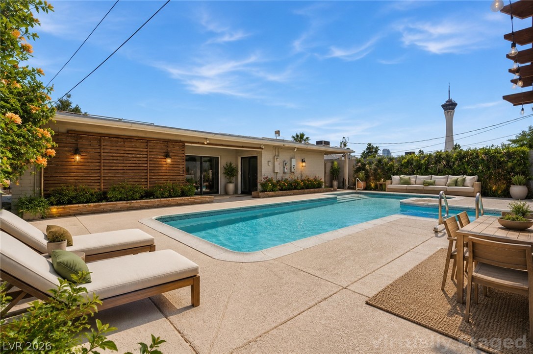 909 Canosa Avenue, Las Vegas 89104