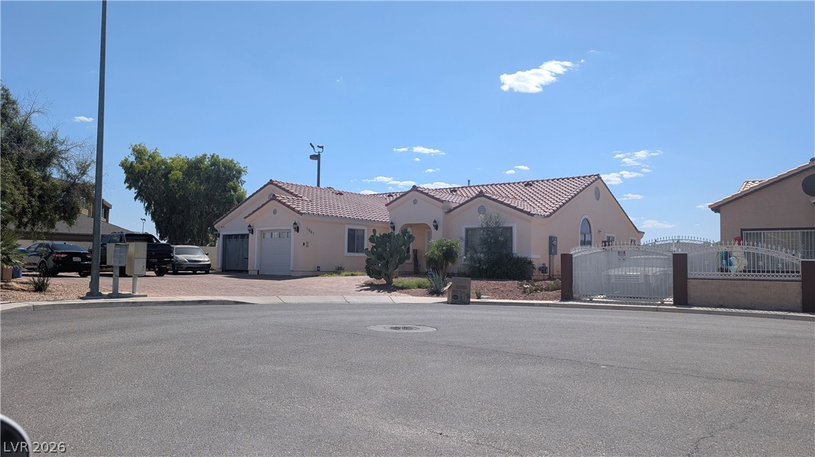 1061 PIKES PEAK Court, Las Vegas