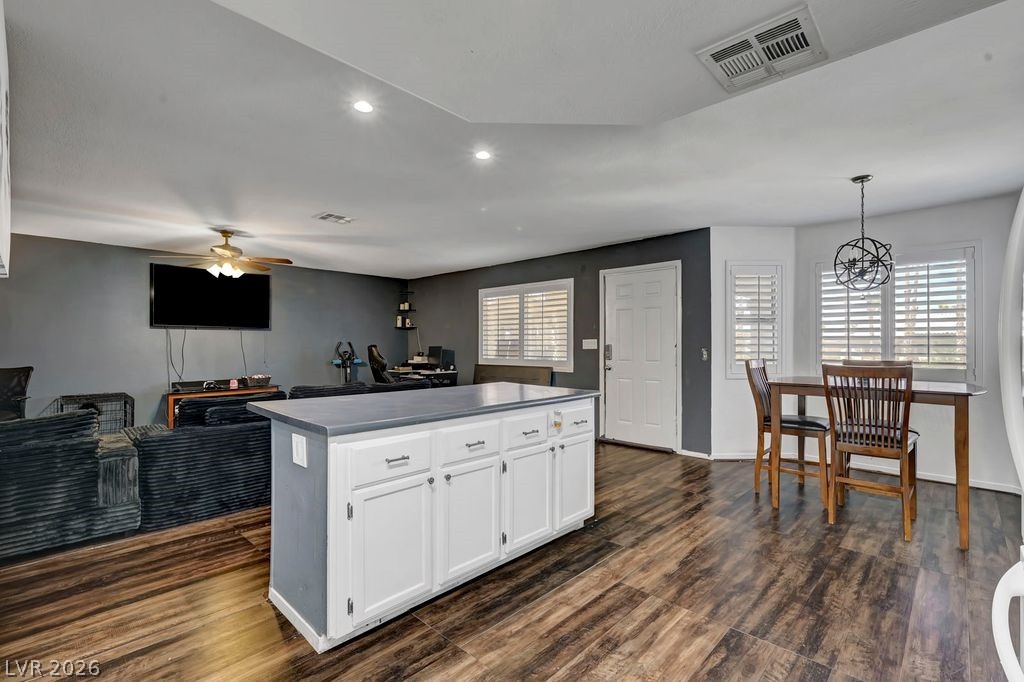 Photo 2 of 7600 Cromberg Avenue #201