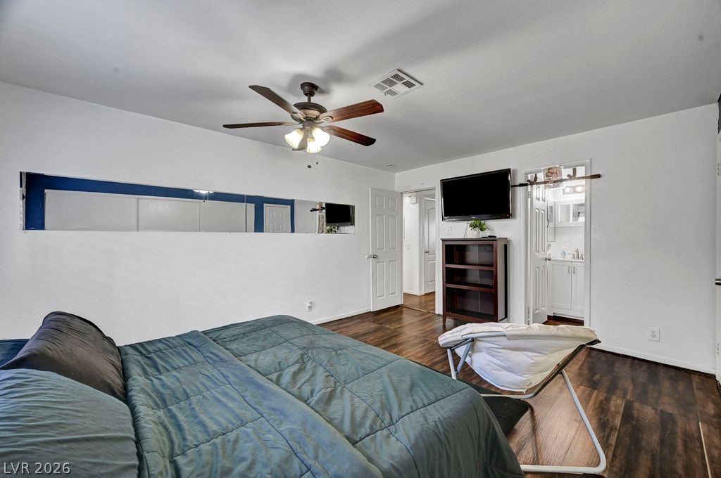 Photo 19 of 34, 7600 Cromberg Avenue #201