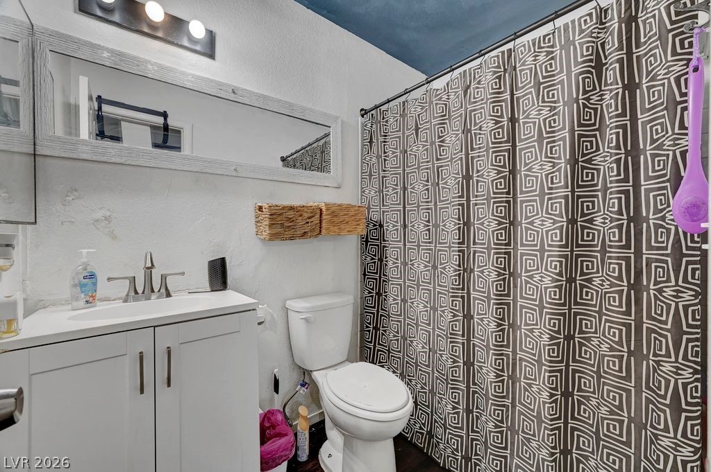 Photo 22 of 34, 7600 Cromberg Avenue #201