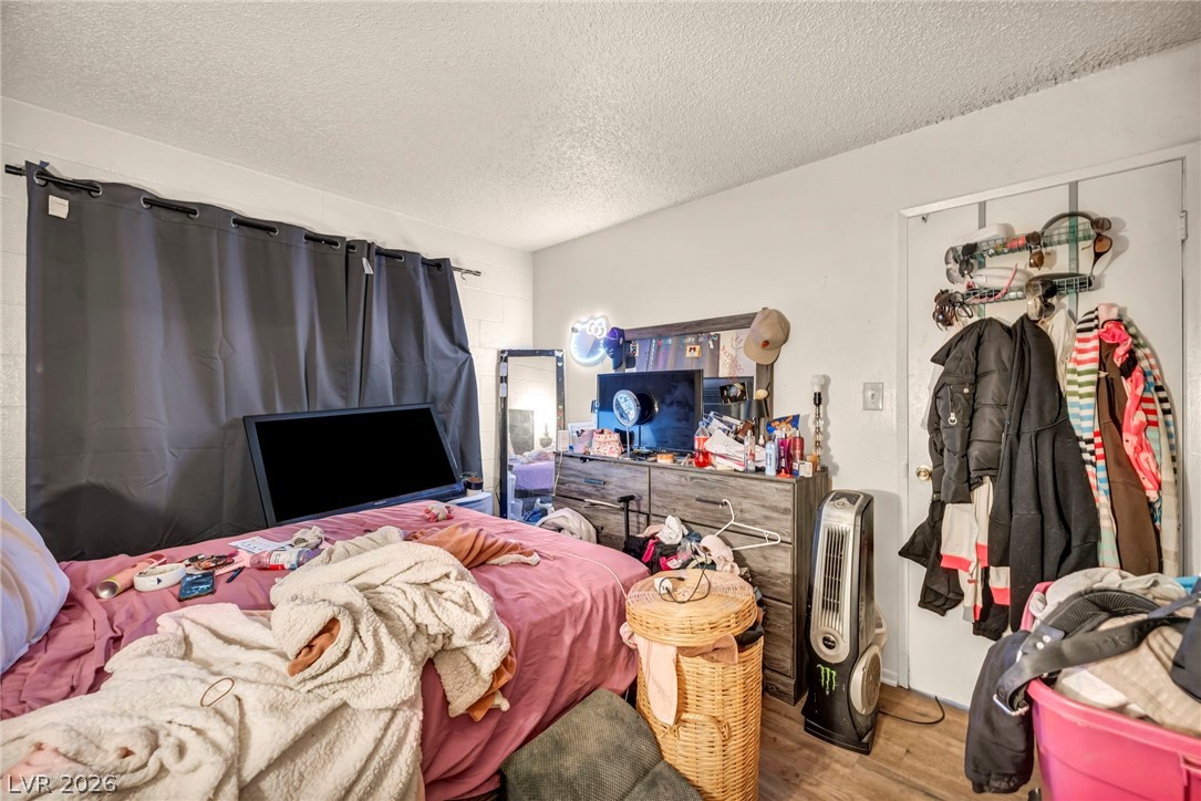 Photo 17 of 20, 3719 Hazelwood Street #16