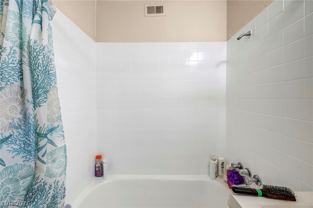 Photo 19 of 20, 3719 Hazelwood Street #16