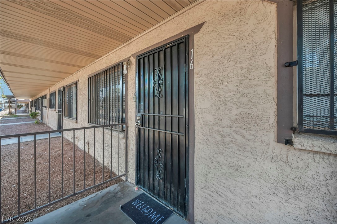 Photo 7 of 20, 3719 Hazelwood Street #16