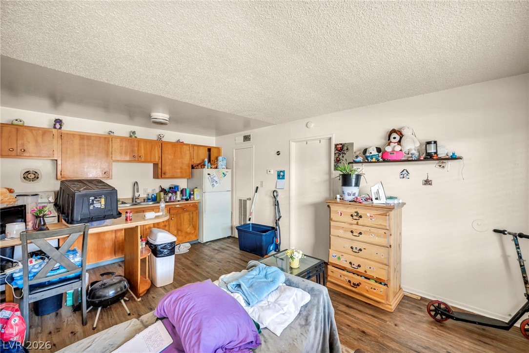 Photo 12 of 20, 3719 Hazelwood Street #16