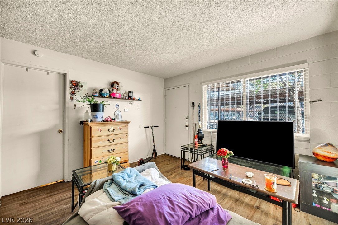 Photo 13 of 20, 3719 Hazelwood Street #16