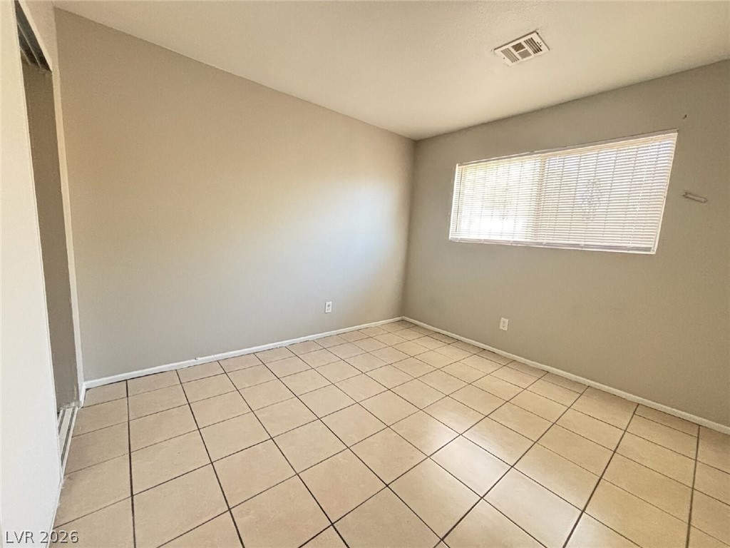 Photo 5 of 2504 E Mesquite Avenue