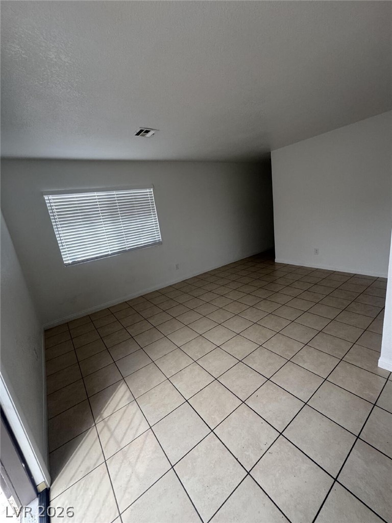 Photo 8 of 24, 2504 E Mesquite Avenue