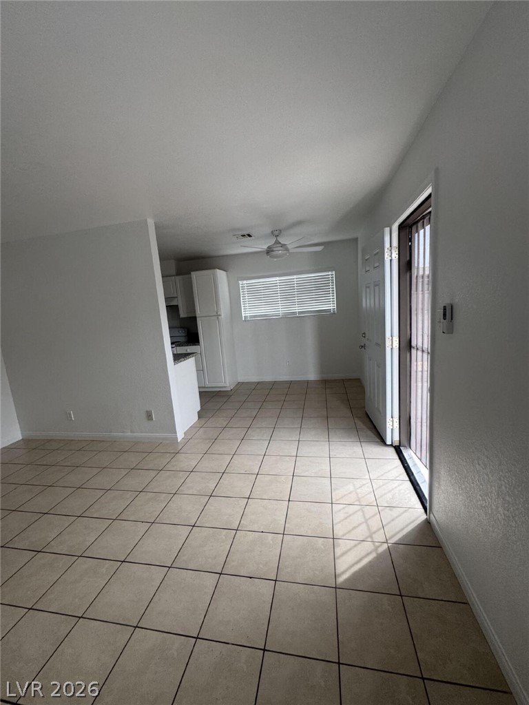 Photo 9 of 24, 2504 E Mesquite Avenue