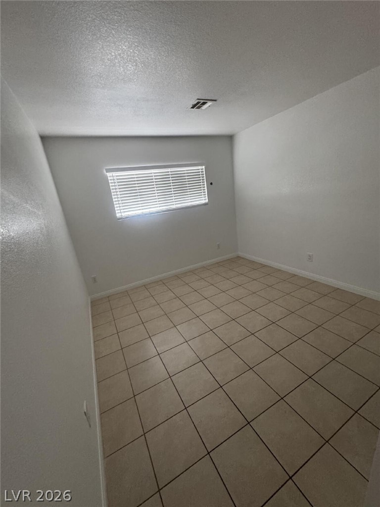 Photo 12 of 24, 2504 E Mesquite Avenue