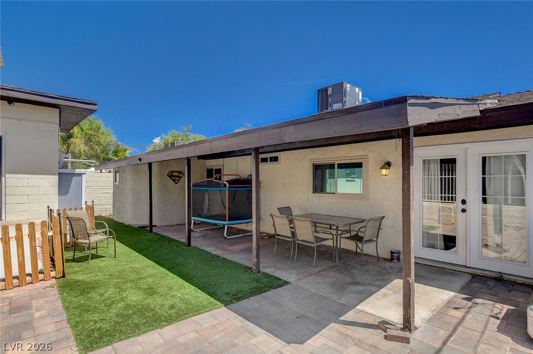 Photo 17 of 23, 672 8th Street
