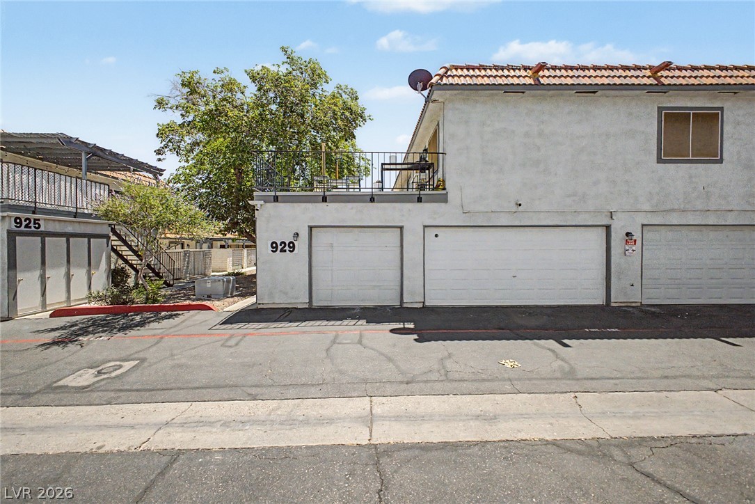 929 Willow Tree Drive #D, Las Vegas