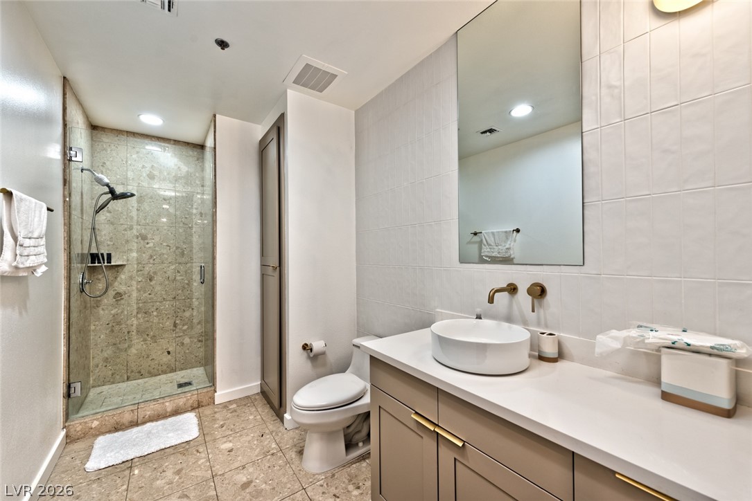 Photo 8 of 27, 4575 Dean Martin Drive #805