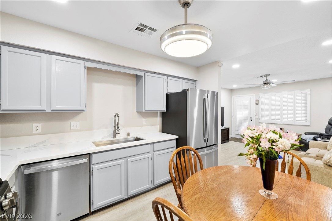 Photo 7 of 13, 2141 Twickenham Place #D