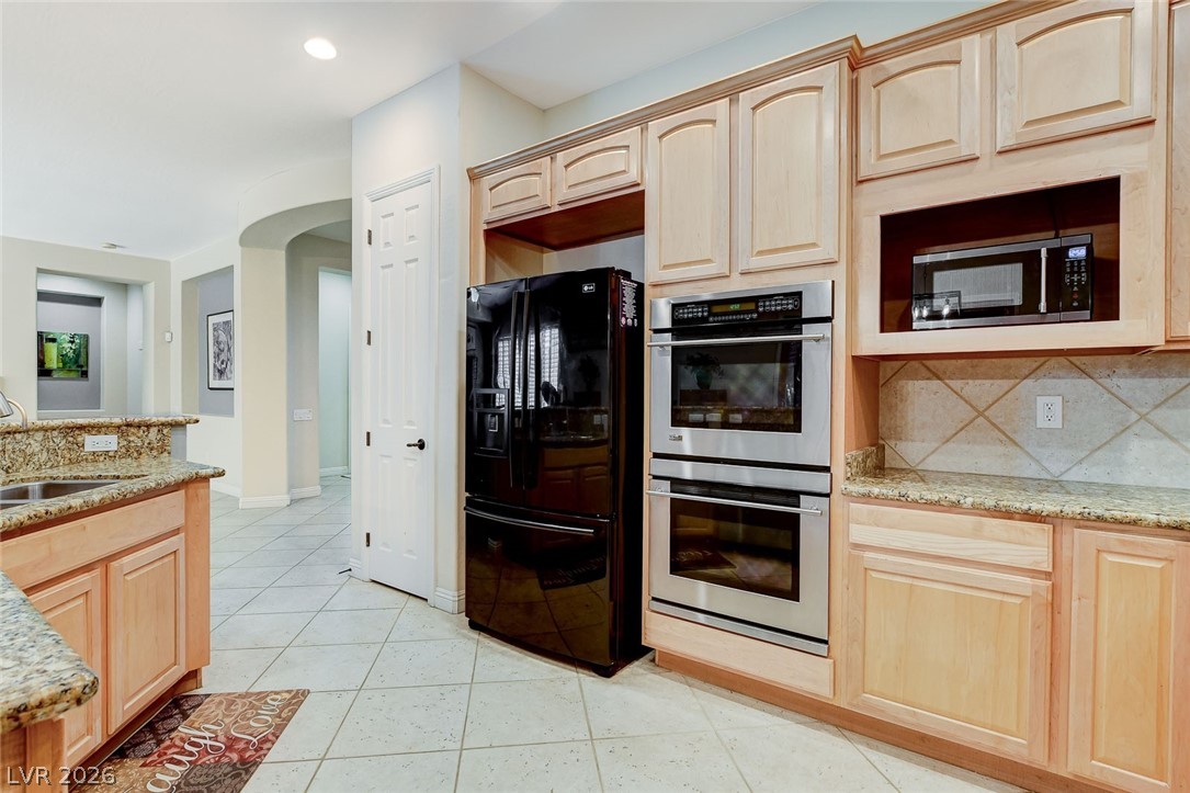 Photo 11 of 59, 7521 Java Sparrow Street