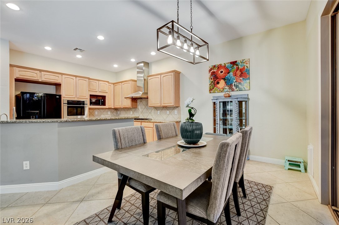 Photo 13 of 59, 7521 Java Sparrow Street