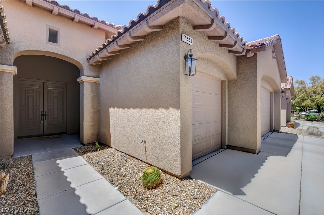 Photo 31 of 59, 7521 Java Sparrow Street